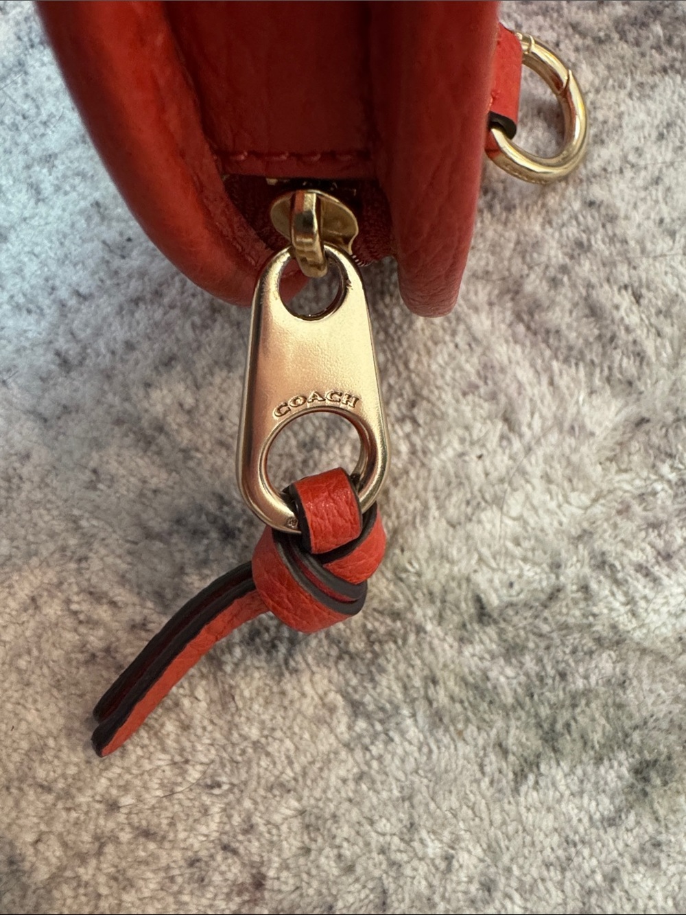Coach Red Pebbled Leather Round Coin Case with Gold Logo - Picture 5 of 5